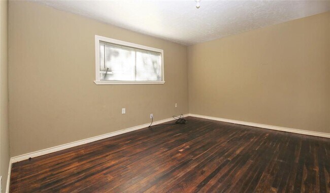 Building Photo - 411 E Gulf St