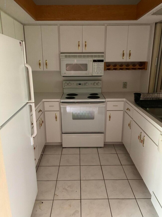 Building Photo - 2930 Ravines Rd