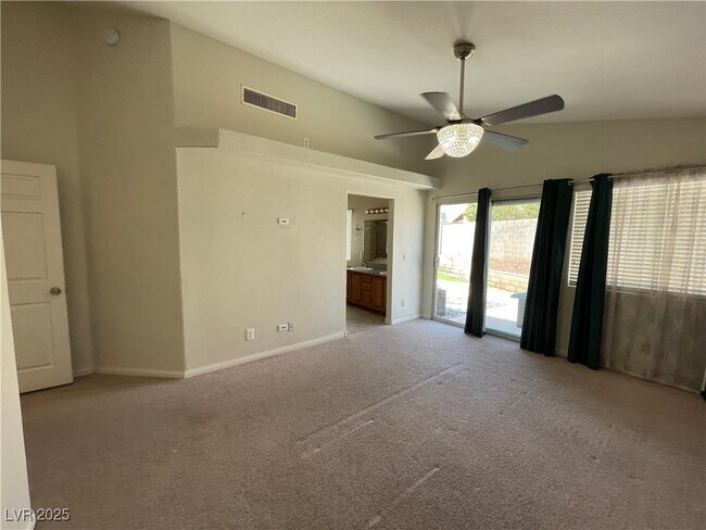 Building Photo - 1332 Royal Creek