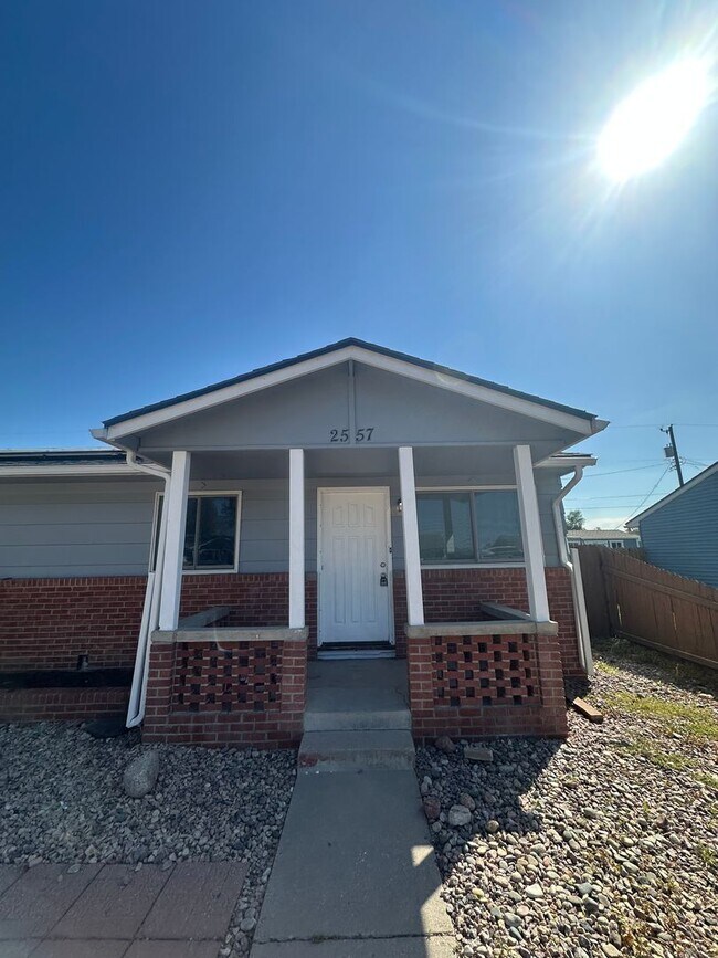 Building Photo - SPECIAL: $800 OFF FIRST MONTH'S RENT | $18...