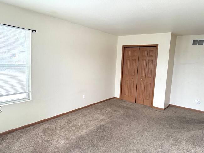 Building Photo - County Farm - 4180/4182