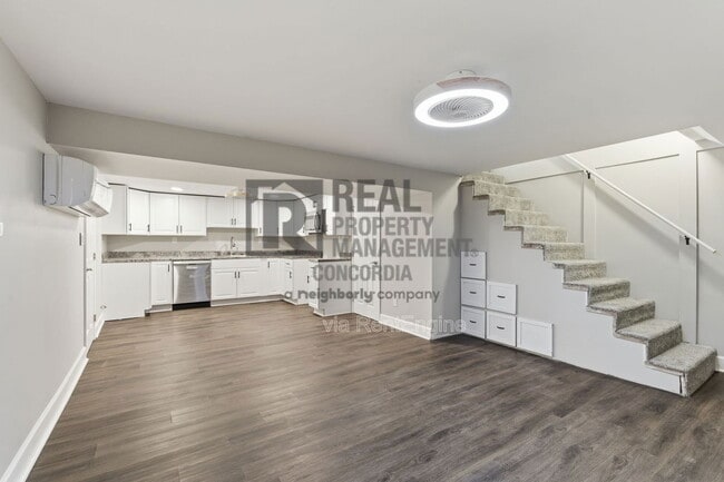 Building Photo - 1246 S Russell St