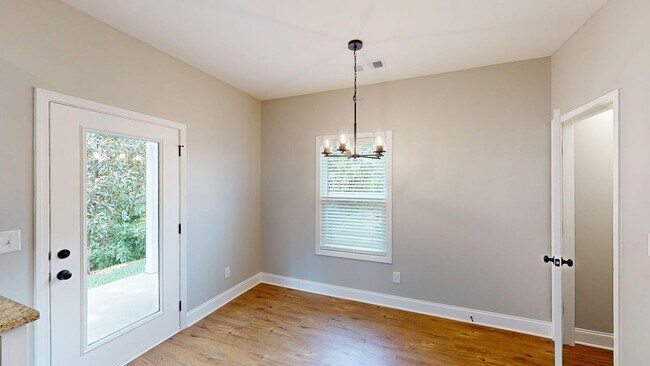 Building Photo - Columbia, TN 2 Bed/2.5 Bath Townhome With ...