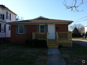 Building Photo - Beautifully Remodeled Home