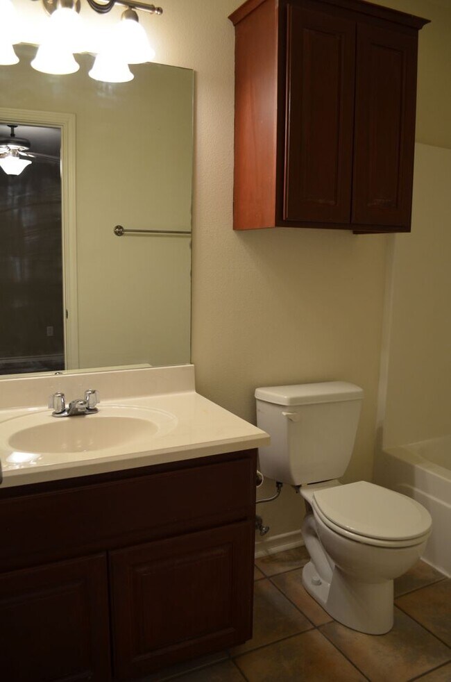 Building Photo - Available August 2026! 4 Bed/4 Bath Less t...