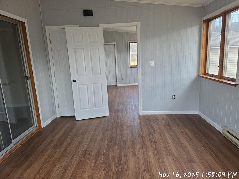 Building Photo - 1010 Eisenhower Way