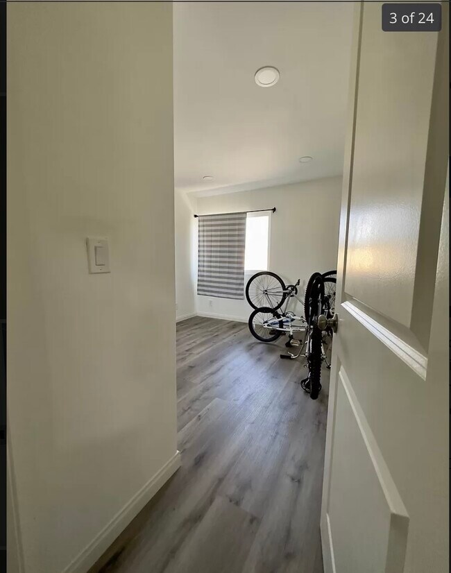Building Photo - 22718 Figueroa St