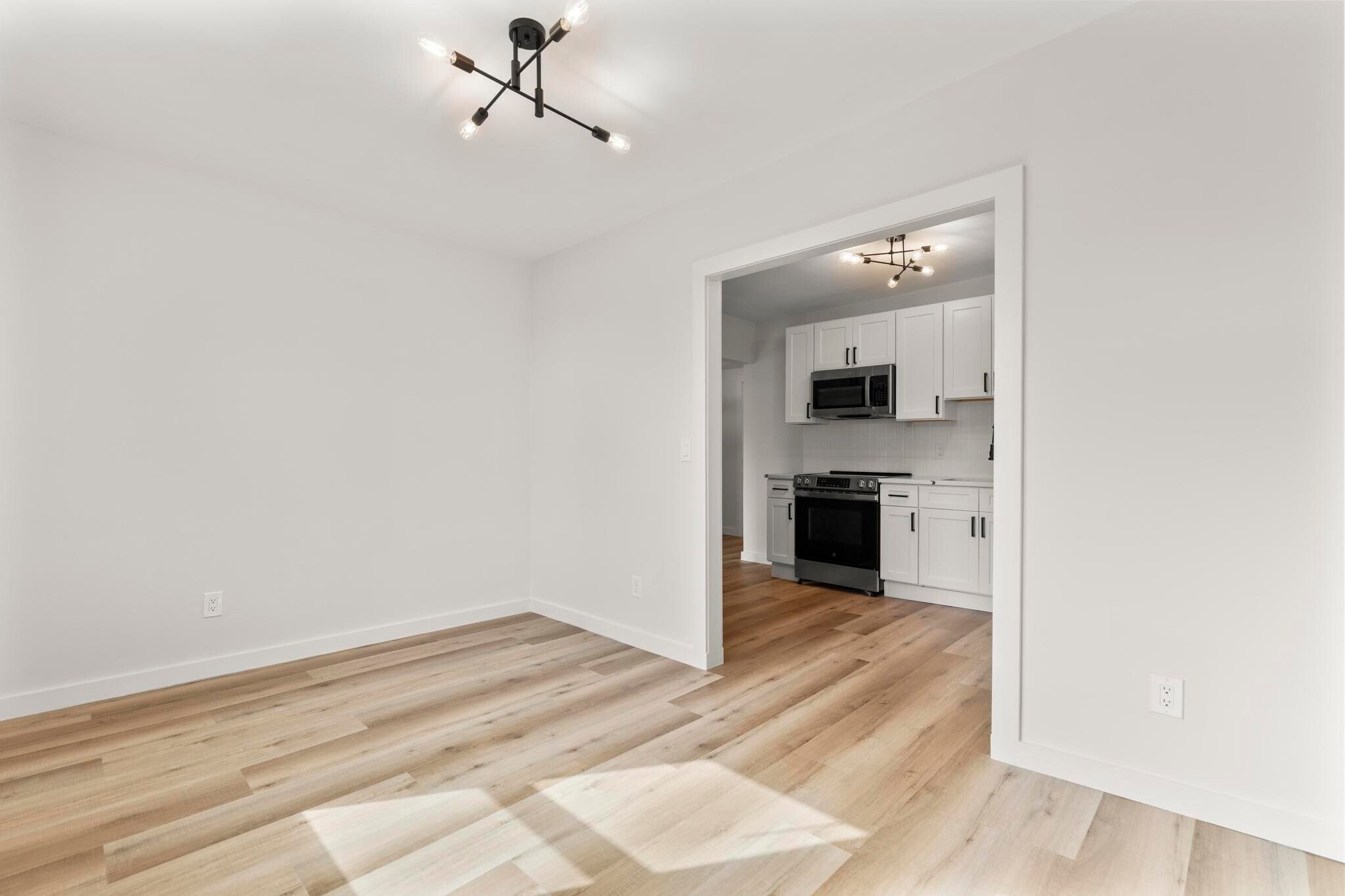 Building Photo - 431-431 N Main St