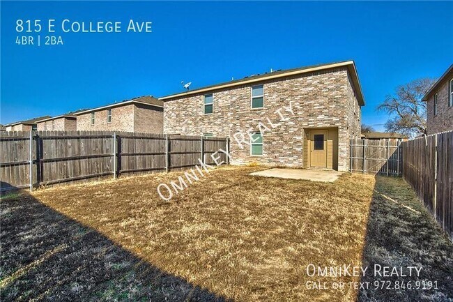Building Photo - 815 E College Ave