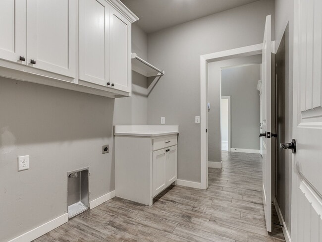 Building Photo - 3212 Hayven Cir