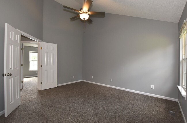 Building Photo - Three Bedroom House in Platte City