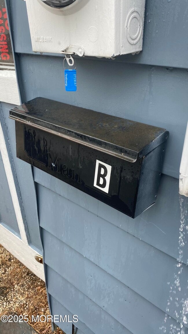 Building Photo - 309 Hume St