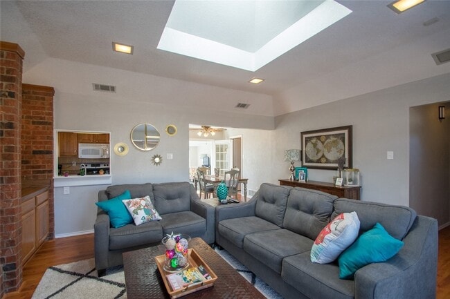 Building Photo - 2611 Brandywyne Dr