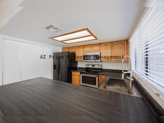 Building Photo - 7801 N 44th Dr