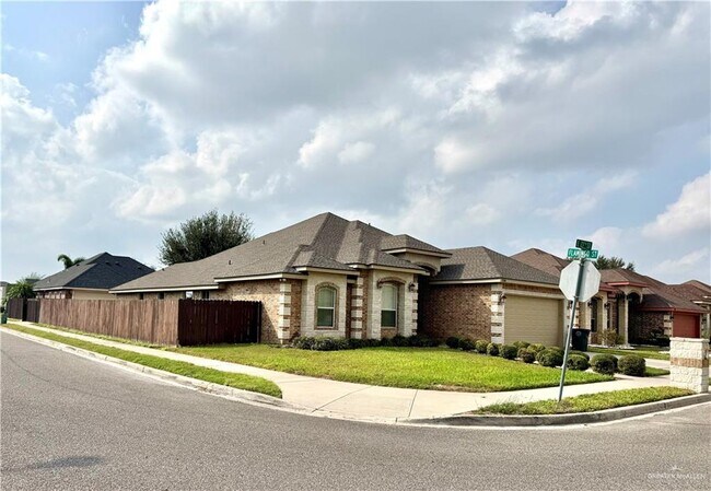 Building Photo - 27 E St