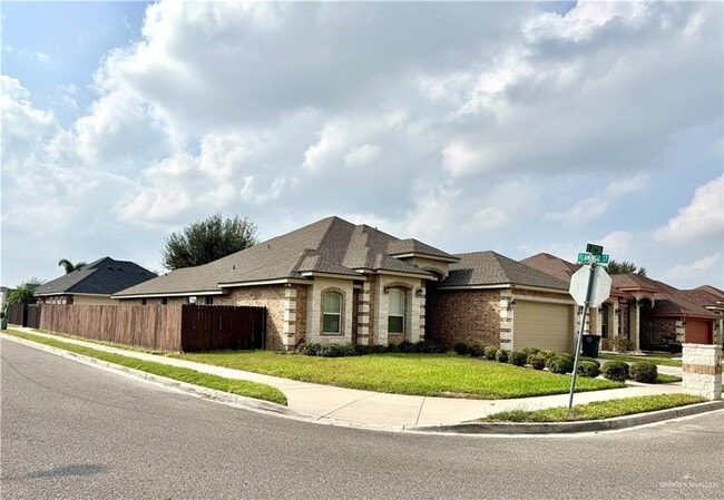 Building Photo - 27TH E St