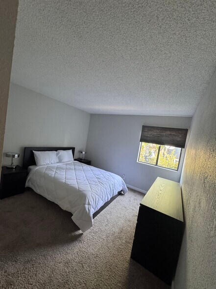 Building Photo - 2750 Plumas St