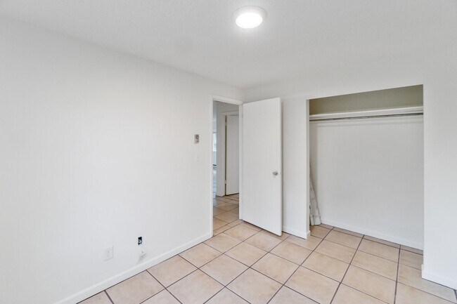 Building Photo - 1314-1316 N Napa St