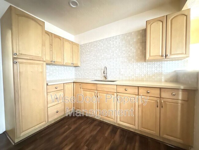 Building Photo - 6204 Gretna Ave