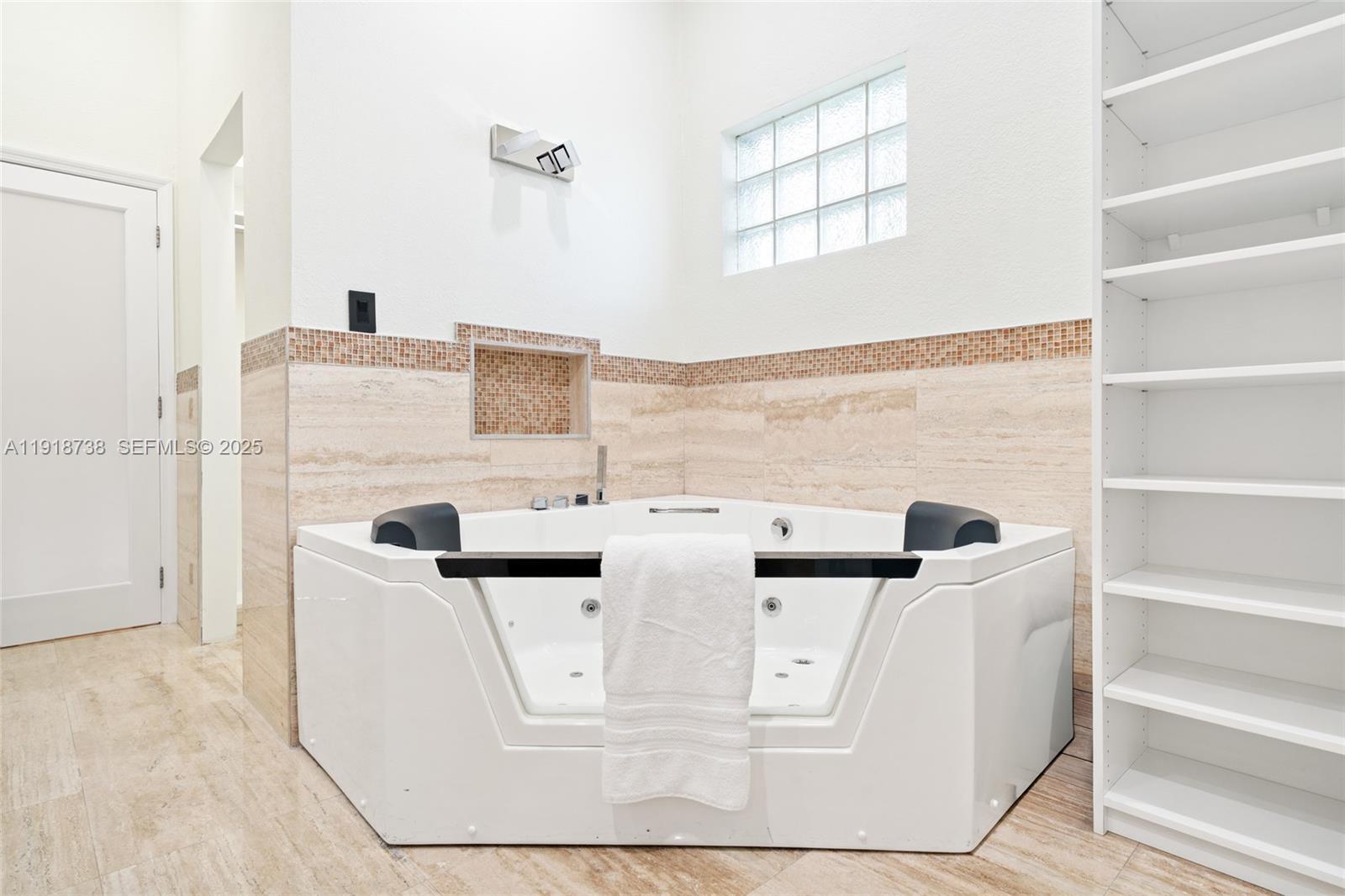 Building Photo - 5424 SW 154th Pl