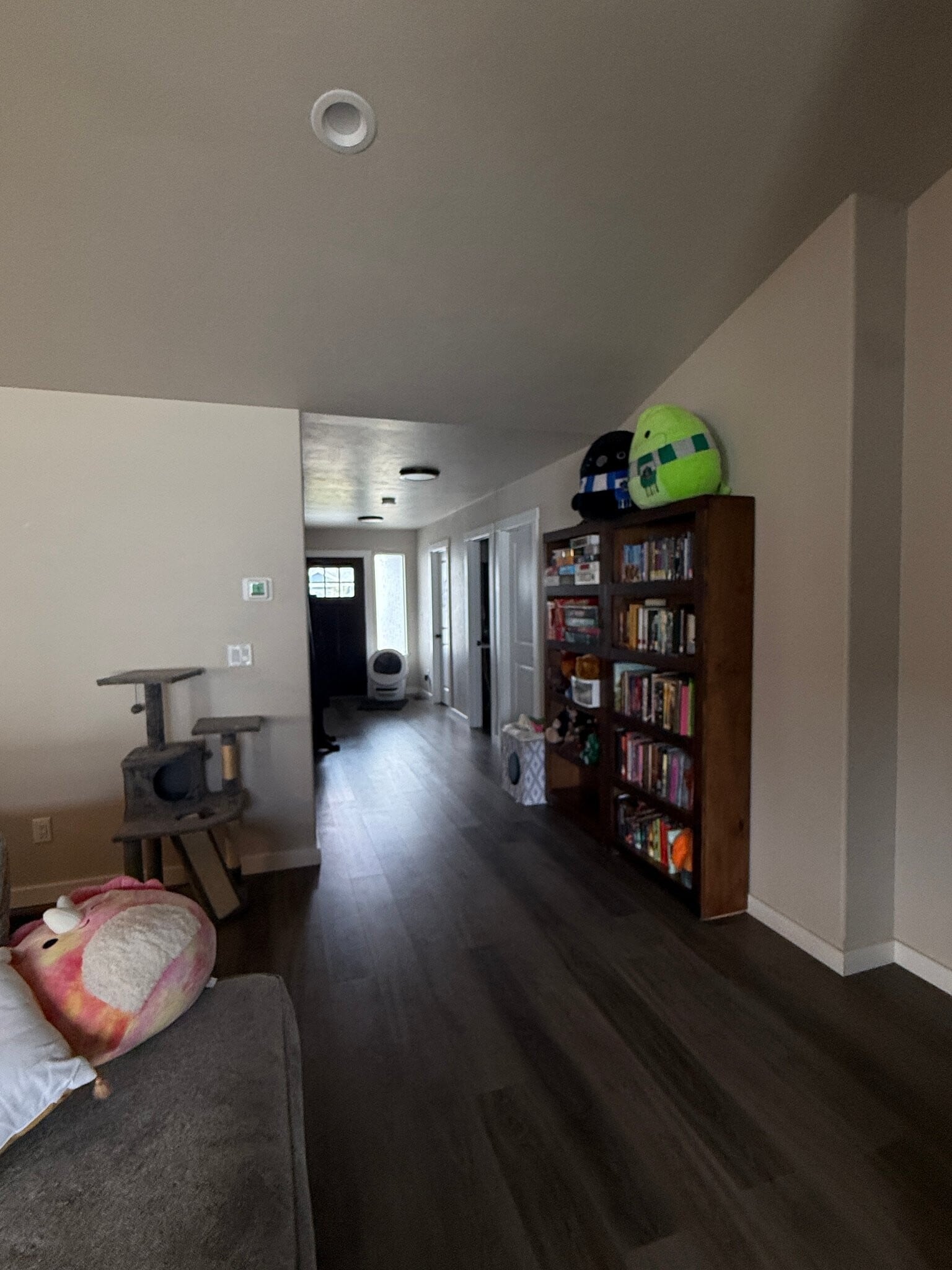 Building Photo - 517 Raven Ln