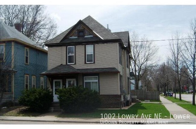 Primary Photo - 1002 NE Lowry Ave