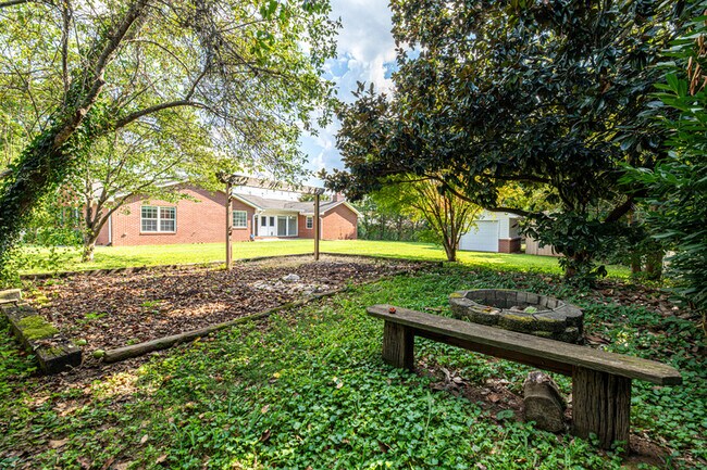 Building Photo - 1719 Scenic Dr