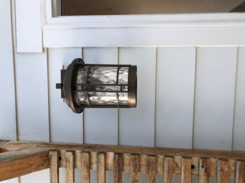 Building Photo - 10389 Rubicon Rd