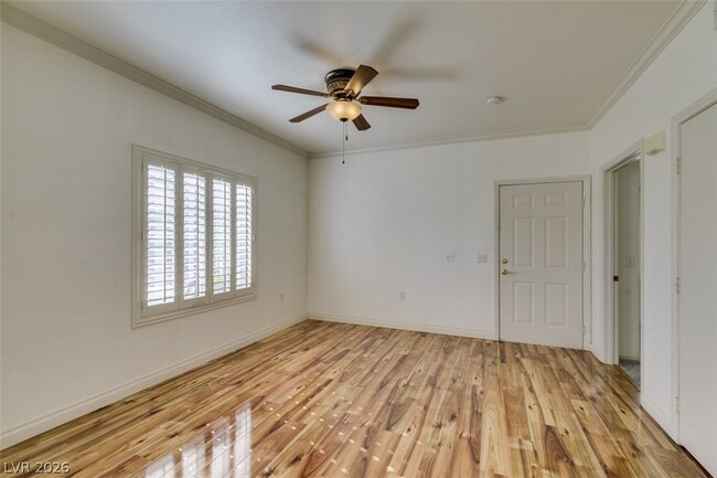 Building Photo - 3400 Cabana Dr