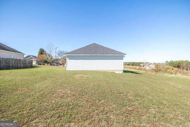 Building Photo - 101 Shasta Dr