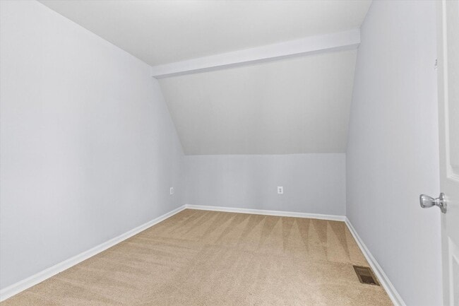 Building Photo - 6BR / 5BA Single-Family Home | 2,663 Sq Ft | Private Driveway | Deck | $4,200/mo Spacious 6-bedro...