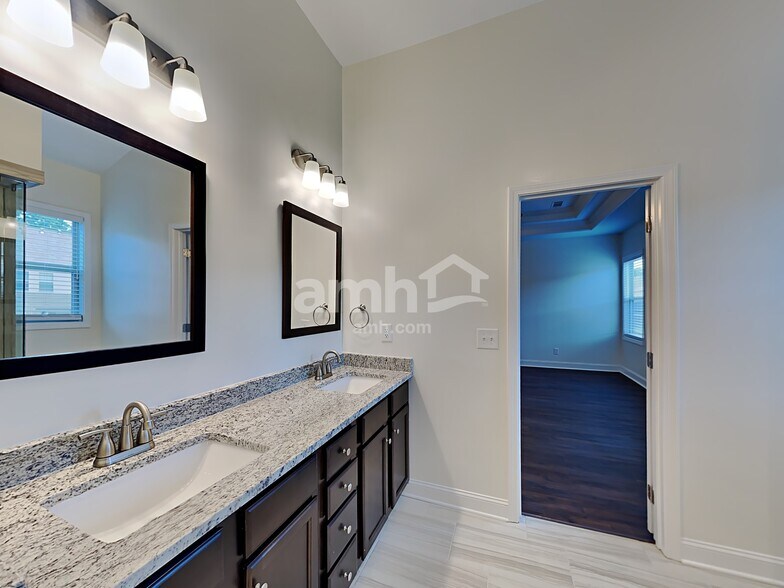 Building Photo - 146 Cottontail Ln