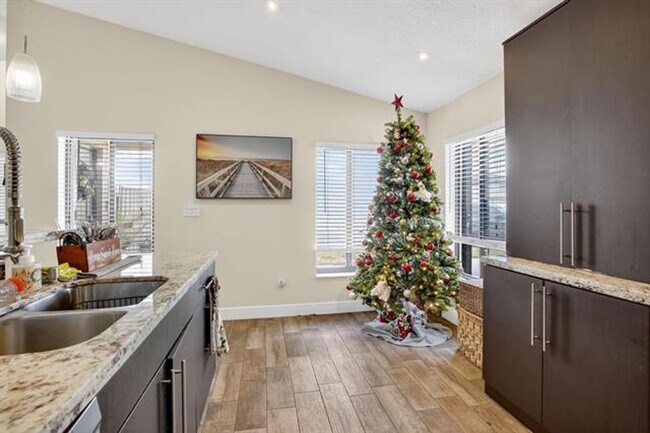 Building Photo - 691 Willow Grove Terrace