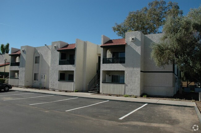 Primary Photo - Luna Bear Sunset Terrace