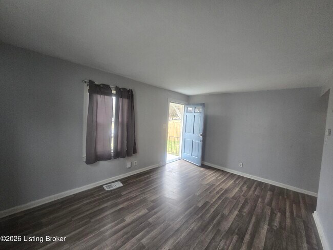 Building Photo - 3004 Wyandotte Ave