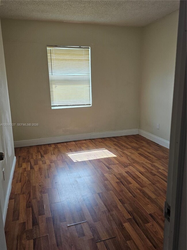 Building Photo - 1368 Seaview