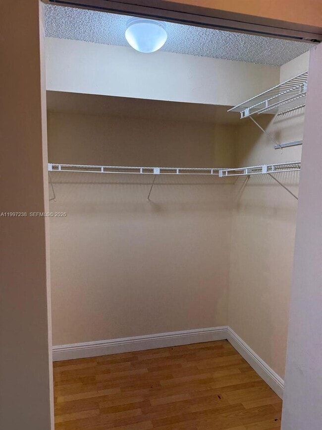 Building Photo - 447 NE 195th St