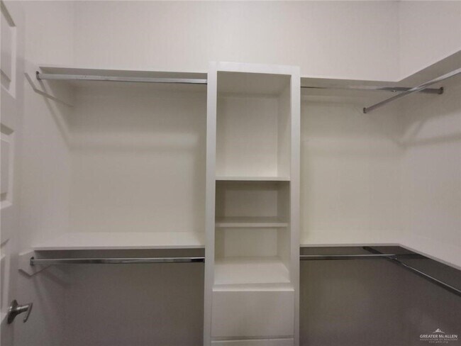 Building Photo - 16 Downing Ave