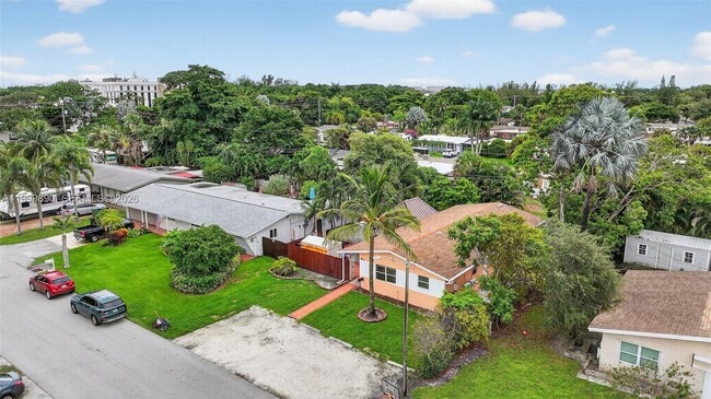 Building Photo - 920 SW 30th St