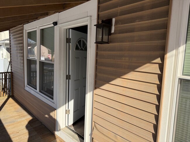 Building Photo - 218 S 14th Ave