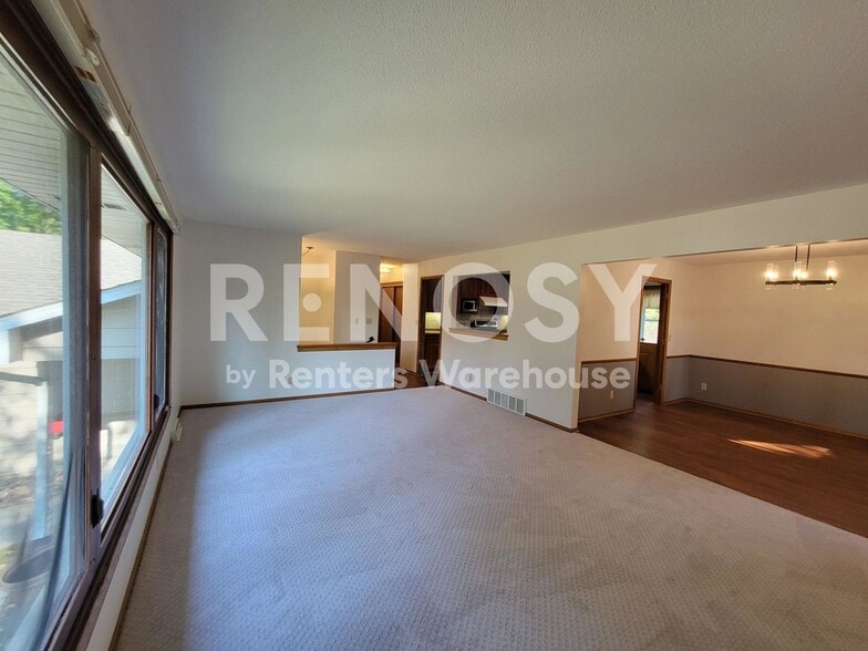 Building Photo - 5408 Creekview Ln-