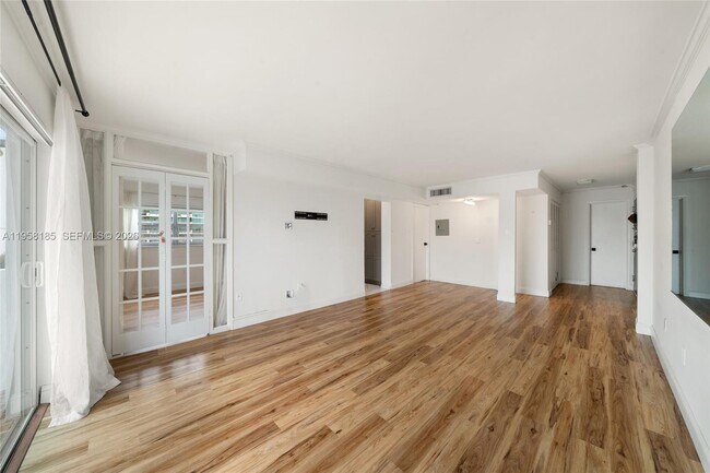 Building Photo - 1300 Alton Rd