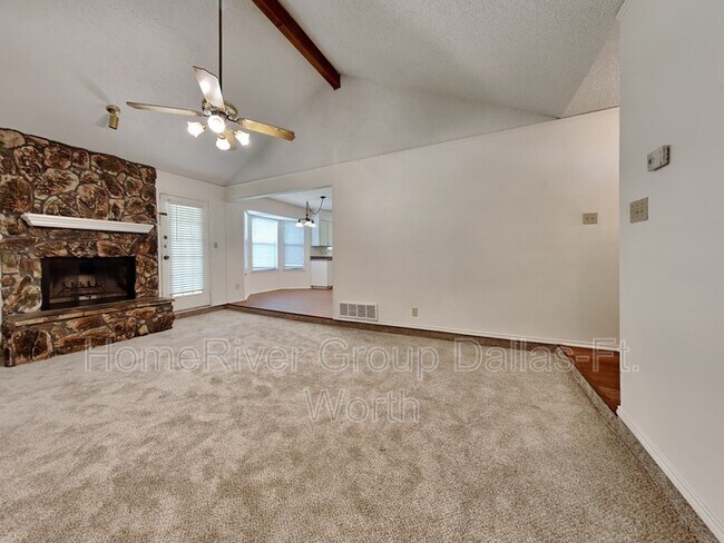 Building Photo - 816 Castleview Dr