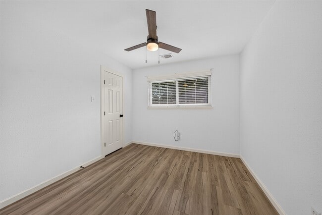 Building Photo - 17006 Enchanted Cir E