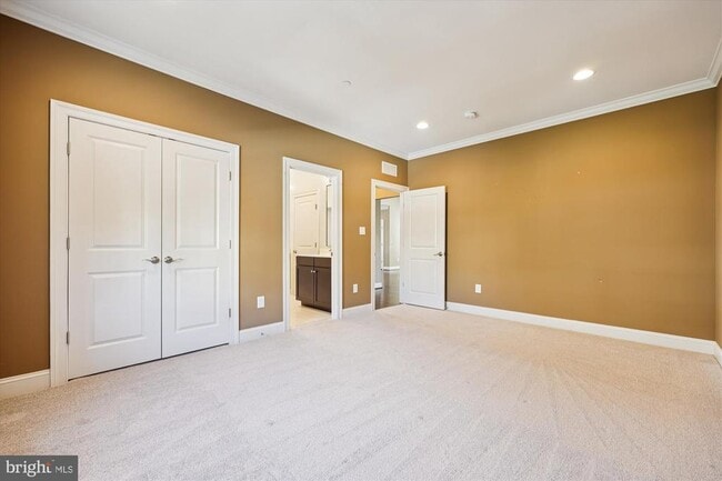 Building Photo - 448 Salk Cir