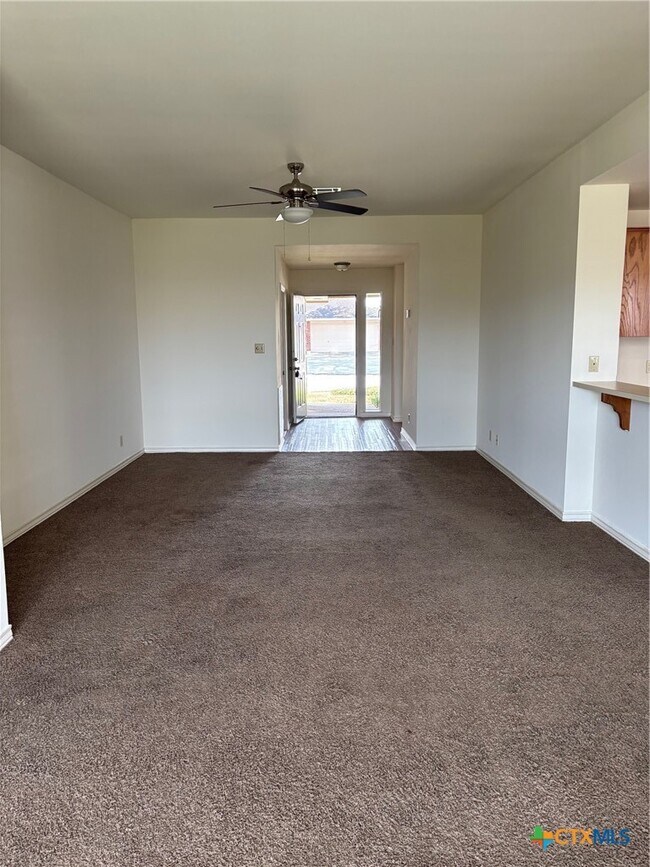 Building Photo - 112 Gemini Ct