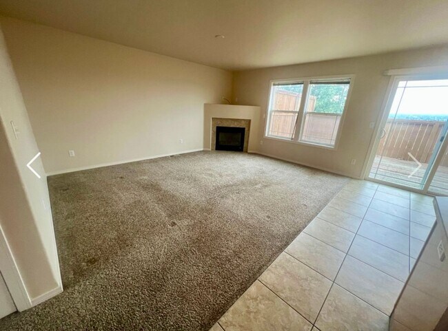 Building Photo - 3 bed 3.5 bath Townhome on Rd 68