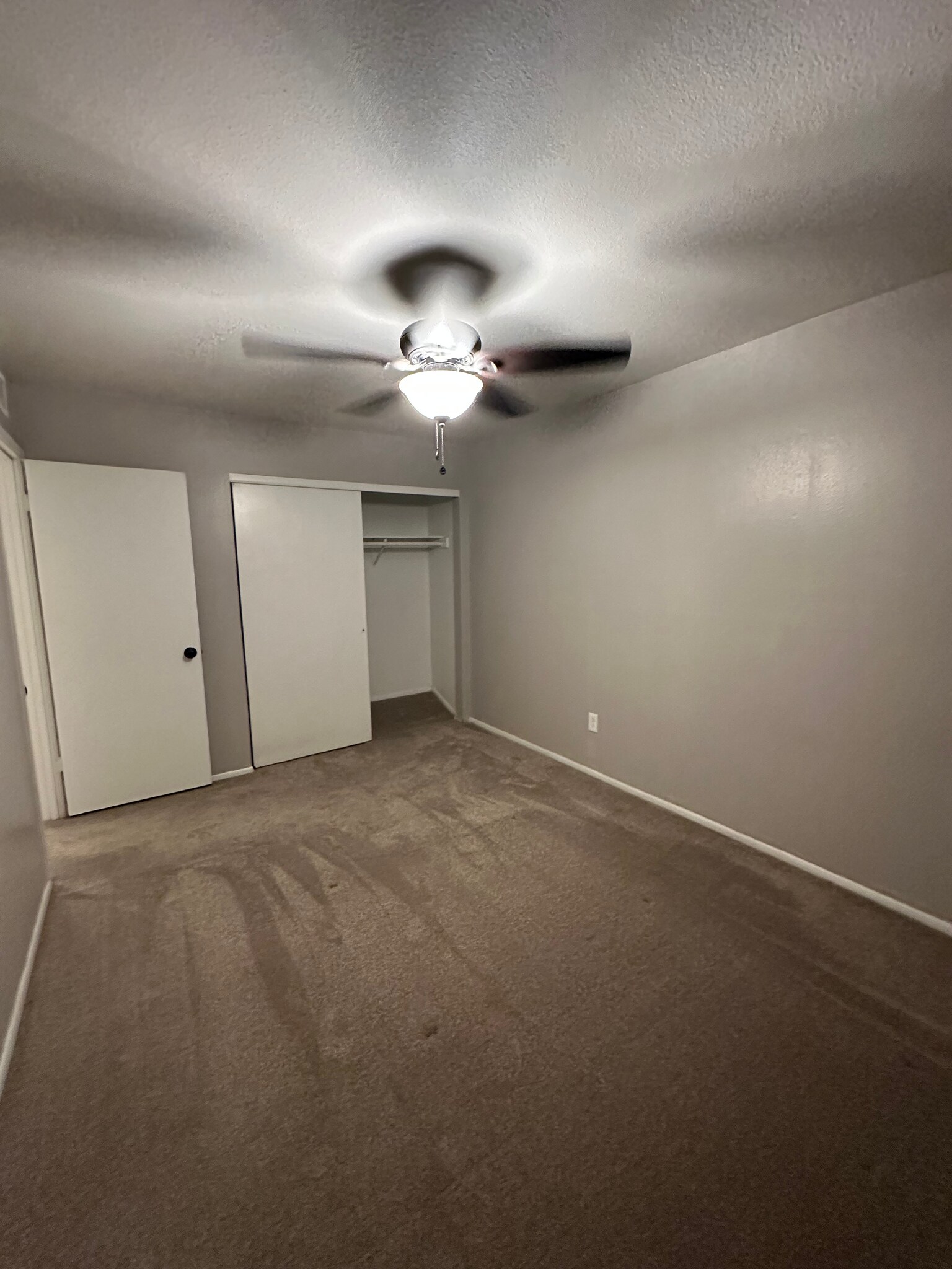 Building Photo - 286 W Palomino Dr