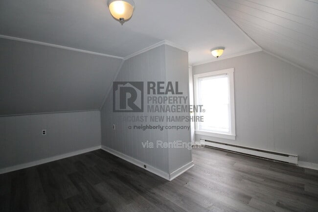 Building Photo - 27 Rochester St