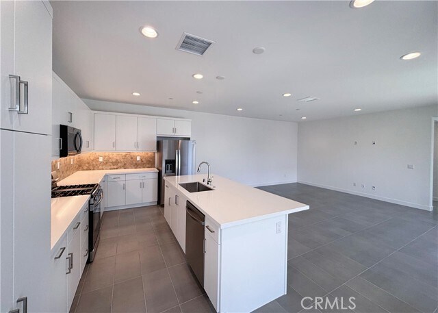 Building Photo - 35956 Randall Ln